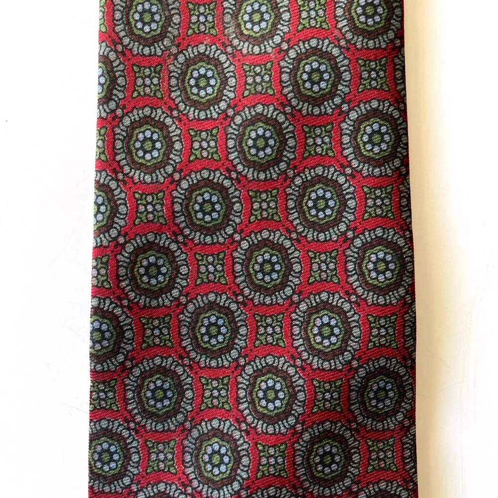 Men's Thomas Pink London Silk Designer Red Blue and Green Geometric Necktie Tie